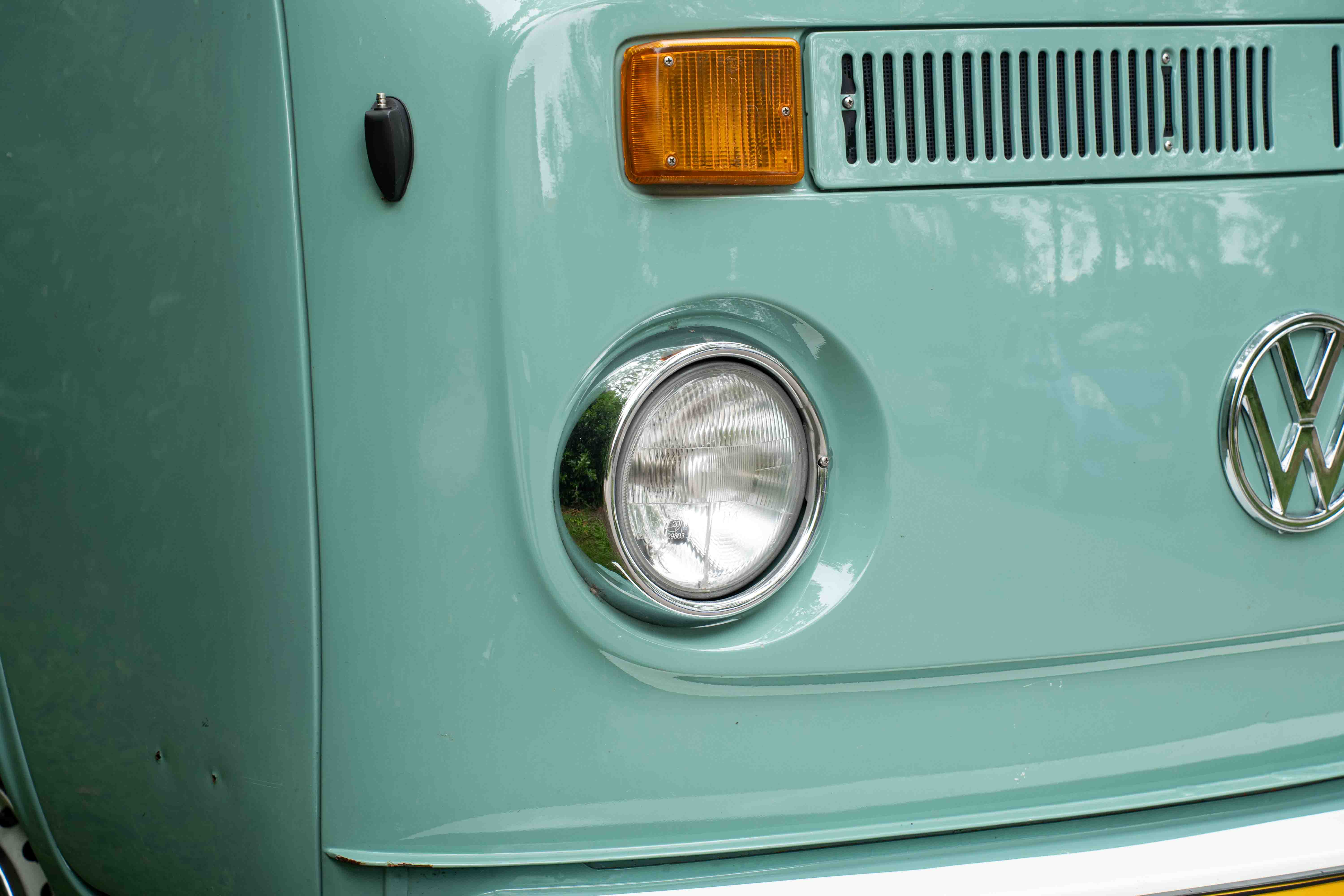 Volkswagen T2 classic bus (T2a & T2b): history, engineering and renting in Groningen